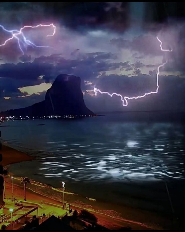 Гроза. Красиво.