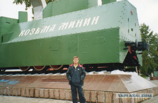 Мы мирные люди, но наш бронепоезд
