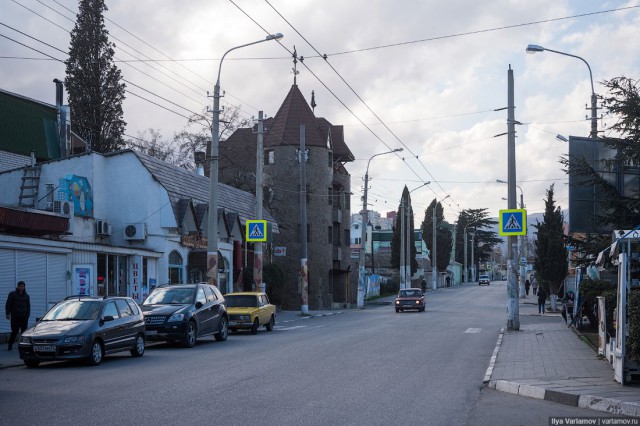 Алушта: курорт-антиутопия