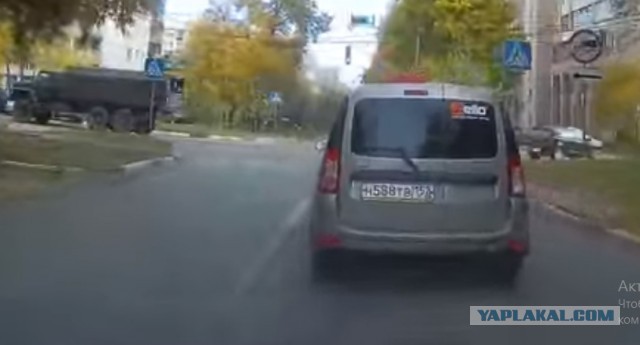 Берегись военного шофера!