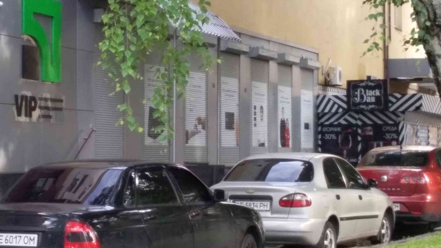 Продолжил жить на Украине