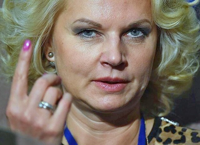 Все хотят быть красивыми на совещании с президентом. Даже на онлайн совещании