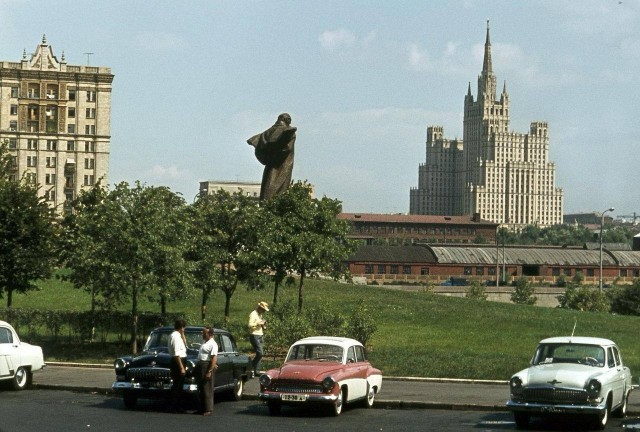 Москва и москвичи. Двадцатый век. 03.08.25