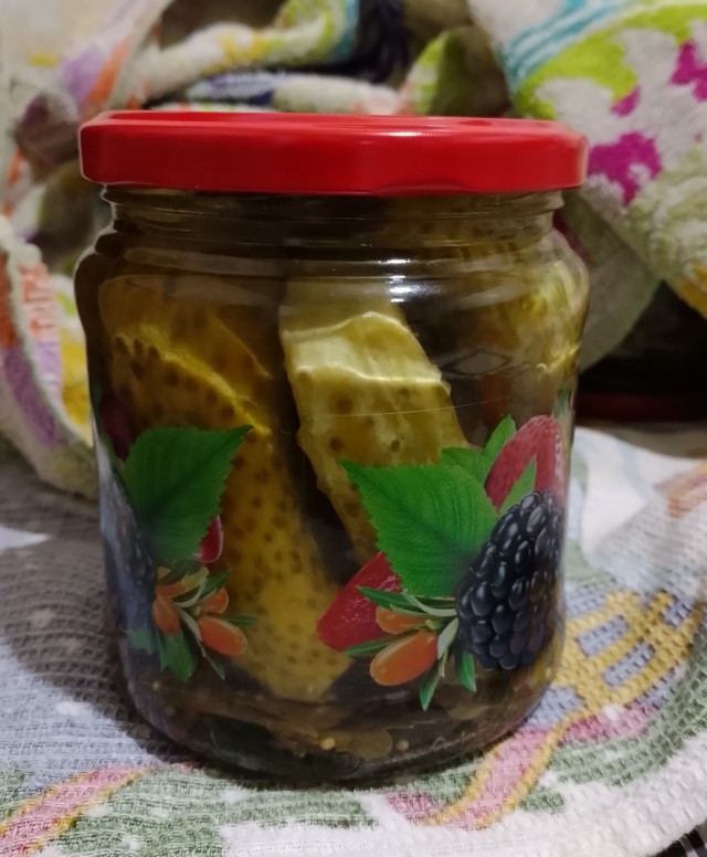 Огурцы соленые, епта!