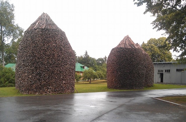 Национальные особенности хранения дров.