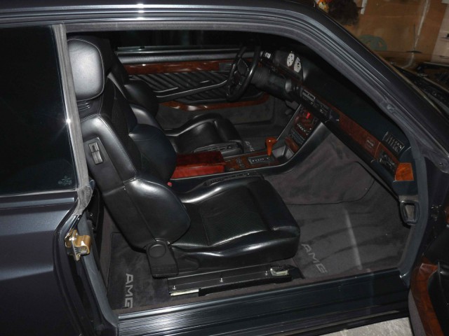 Полцарства за коня: божественный Mercedes-Benz 560 SEC 6.0 AMG борозды не испортит