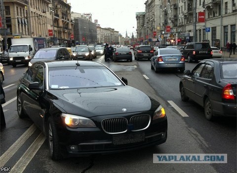 На Тверской улице на встречке разбился членовоз