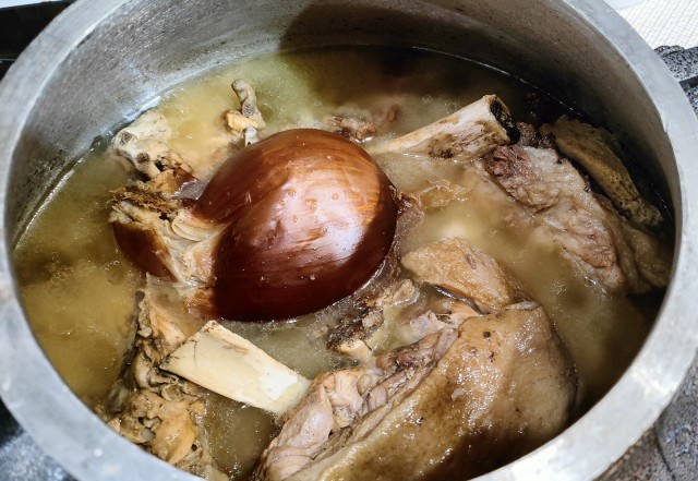 Тушёная свинина с картошкой в афганском казане