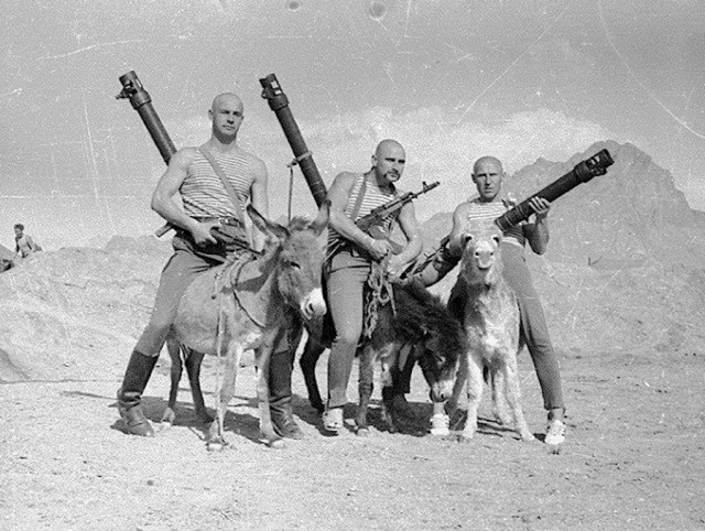 Фотографии связанных с историей Красной и Советской Армии.