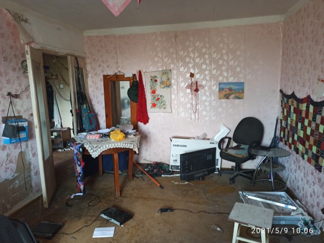 Безобидный с виду юноша, дома несколько лет избивает мать и бабушку, и устраивает погромы
