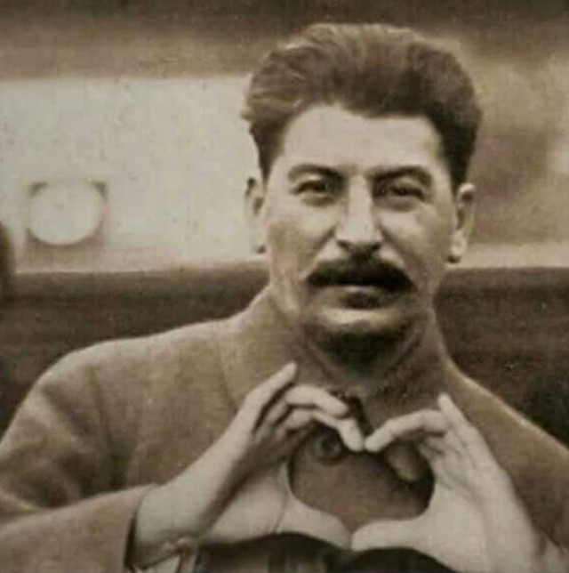 Куда пропала самая смелая девочка СССР,которая поцеловала Сталина.