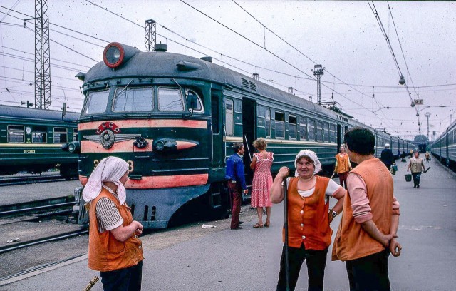 Фотохроника "загнивающего совка". Часть 9
