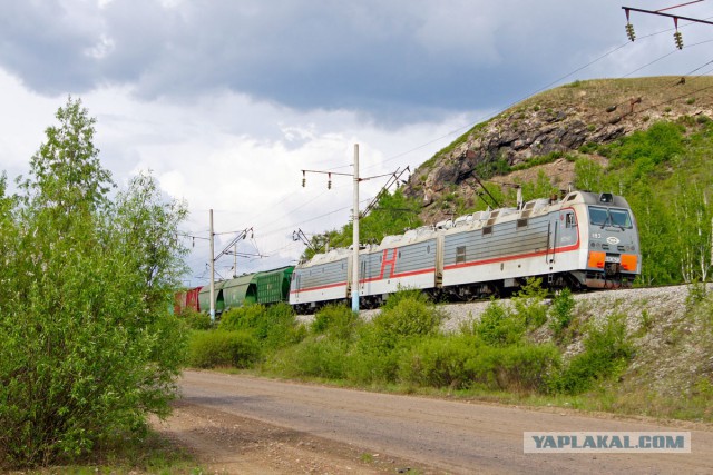 Самый мощный электровоз 2ЭС10-054 с 97 вагонами