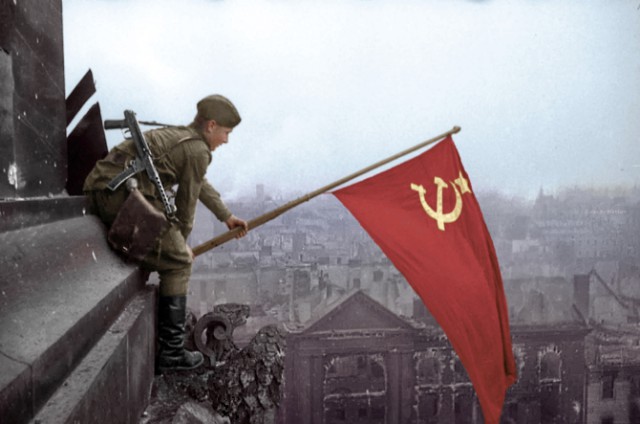 Техника Великой Отечественной войны на цветных фотографиях
