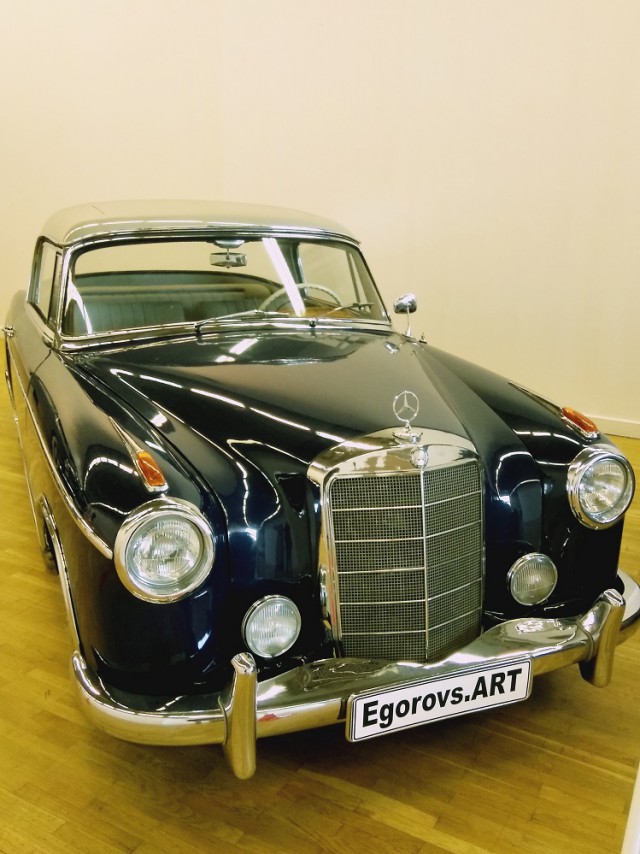 Про выставку редких и антикварных автомобилей