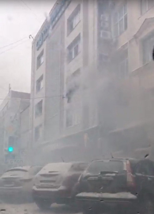 В Перми горит здание бизнес-центра