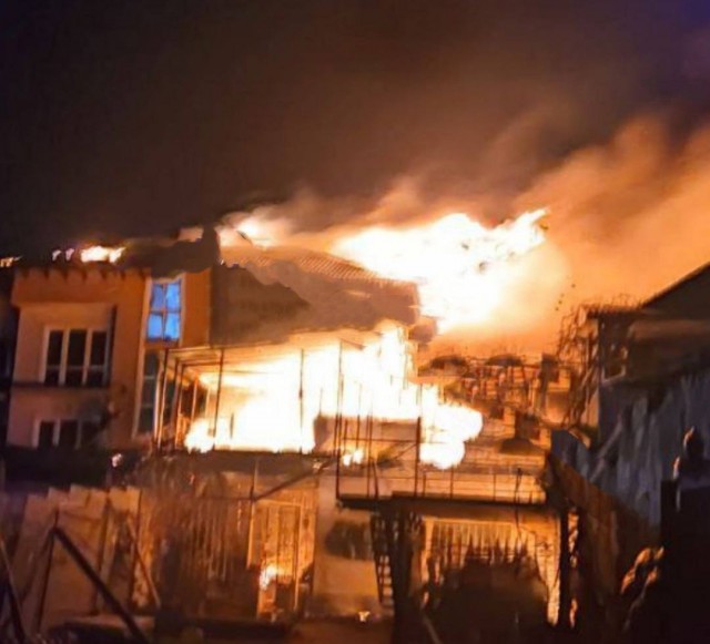 Житель Геленджика сжёг около 10 домов, пытаясь просушить свой собственный после мегашторма