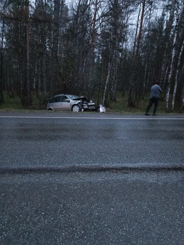 Водитель УАЗ "Патриот" забодал во время обгона в разрешенном месте встречную "Ладу Калину".