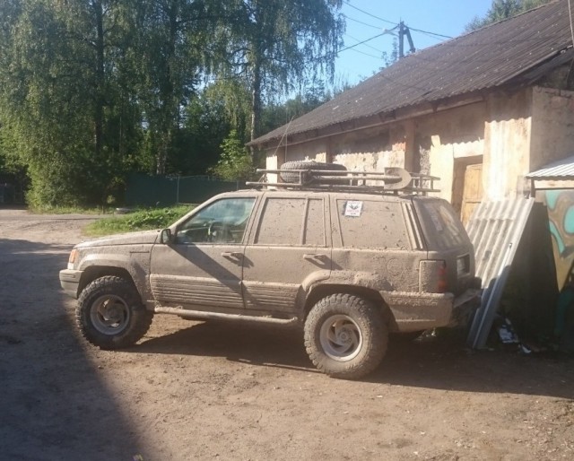 Всё круто, но лучше подумать: владельцы про бандитский Jeep Grand Cherokee из 90-ых