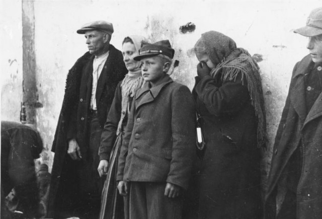 Преступления гитлеровцев — насильственные депортации поляков