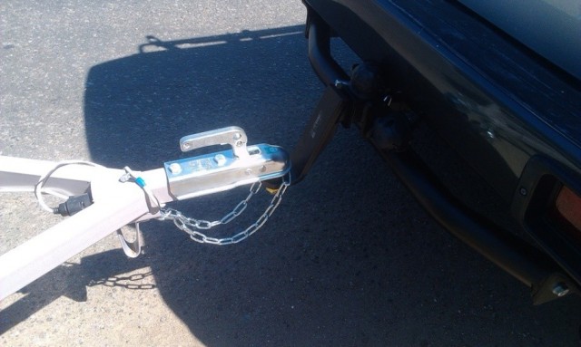 *БАЯН*В Санкт-Петербурге BMW во время обгона потерял прицеп с гидроциклом.