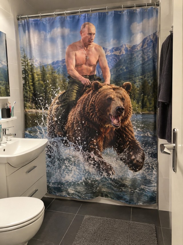 До прихода жены с работы осталось...
