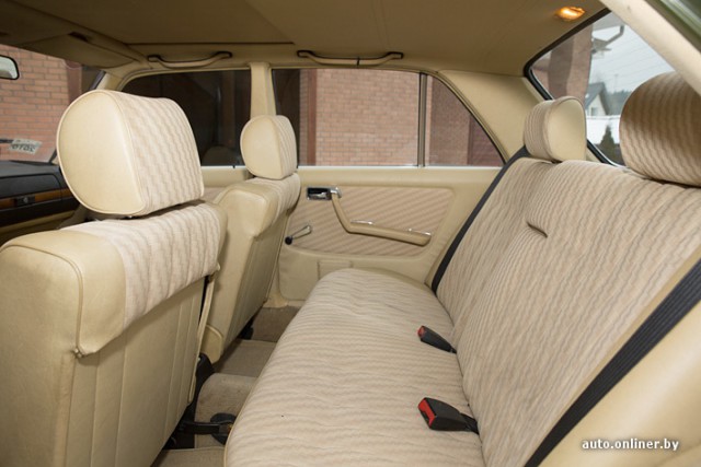Mercedes W123 32-летний.