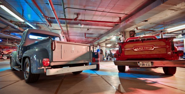 В Питере открылась выставка легендарных авто