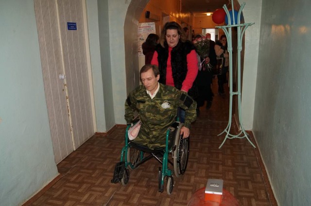 Жизнь продолжается. Свадьба в донецком хосписе.