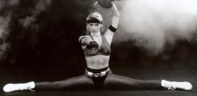 Актриса, сыгравшая Соню Блейд в Mortal Kombat 3, вернулась к образу 25 лет спустя
