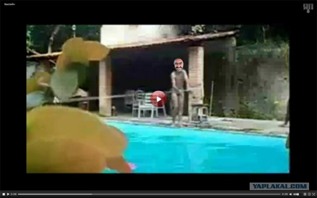 Придурки в бассейне!