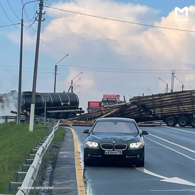 Момент смертельной аварии в Ленобласти попал на видео