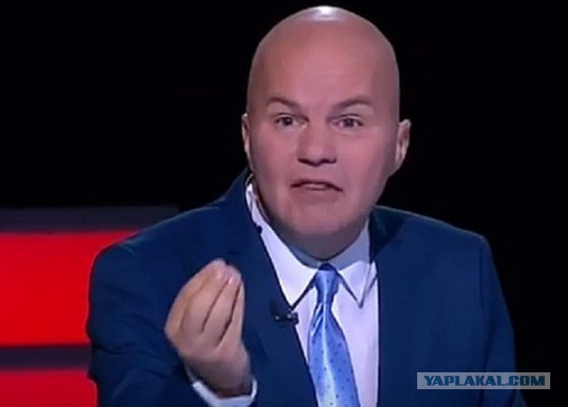 "Слышь, мамаша! Я тебе ща всеку, нах*й, в голову! Дура тупая!"