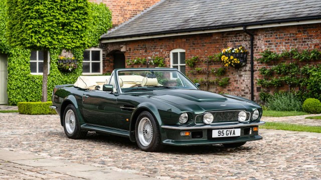 Все машины Джеймса Бонда: от Bentley до электрического Aston Martin