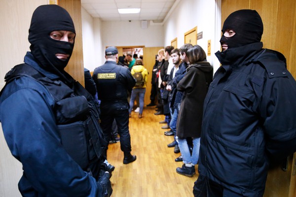 Пять офицеров ФСБ задержаны за вымогательство и взятки. В спецслужбе разгорается скандал
