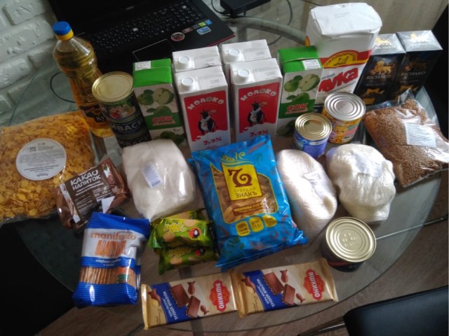 СПб Купчино. Продуктовый набор школьникам из многодетных семей.