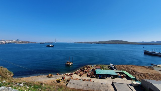 Владивосток – «и только море воды»