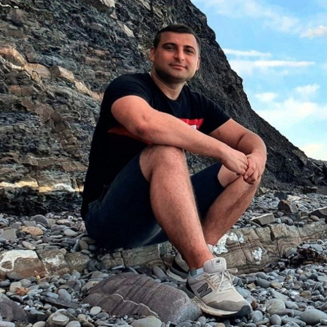 Пьяный сосед порезал ножом полковника полиции за то, что тот попросил его убавить музыку в квартире