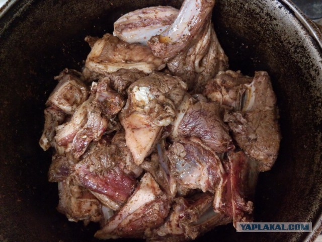 Бараньи ребрышки с луком