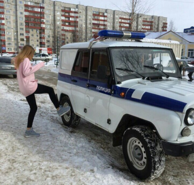 Дуры, хватит кобениться перед фотиком