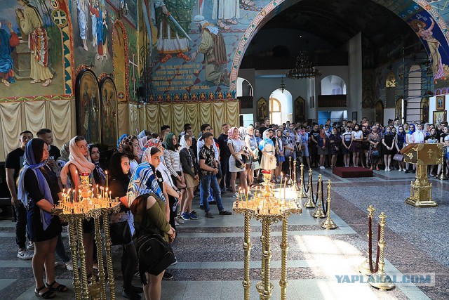 В Ростовской области выпускников отвели в церковь — помолиться перед сдачей экзаменов