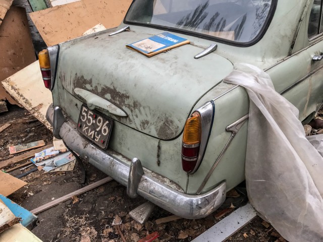 "Москвич-407" в оригинале: жертва сноса гаражей