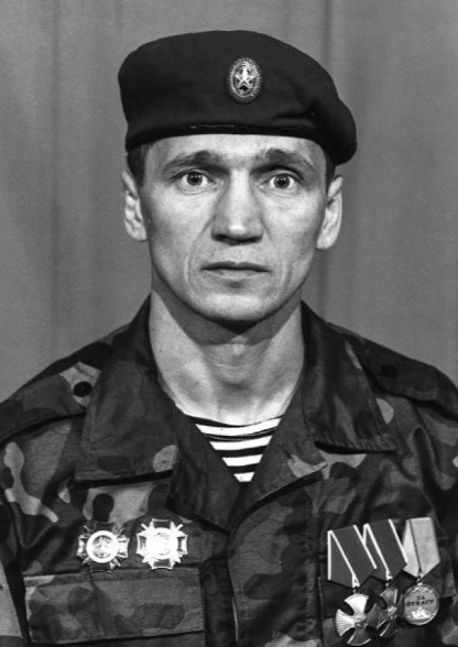 Лейтенант Багаев завернул за угол дома - больше его не видели. Что случилось с Героем России?