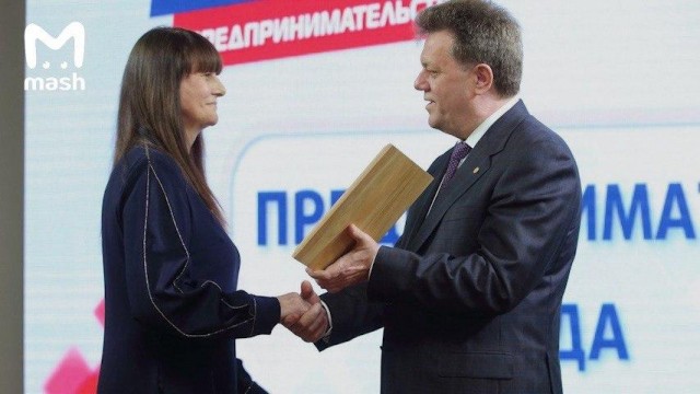 Мэр Томска наградил знаком "Меценат города" свою жену