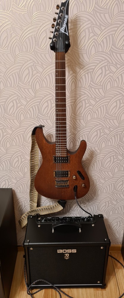 Ibanez s521+ комбик Boss katana 50mk2