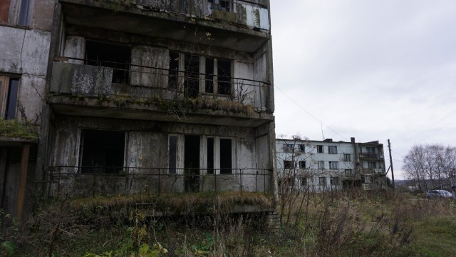 Я думал, что это город-призрак... Показываю кладбище техники и как выживают в глуши Тверской области