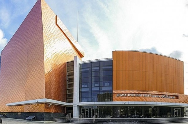 Из таёжного театра в посёлке Мотыгино уволили режиссёра, который собирал деньги на новый туалет для актёров и зрителей