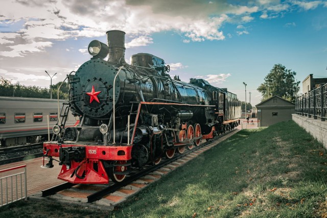 Памятник паровозу