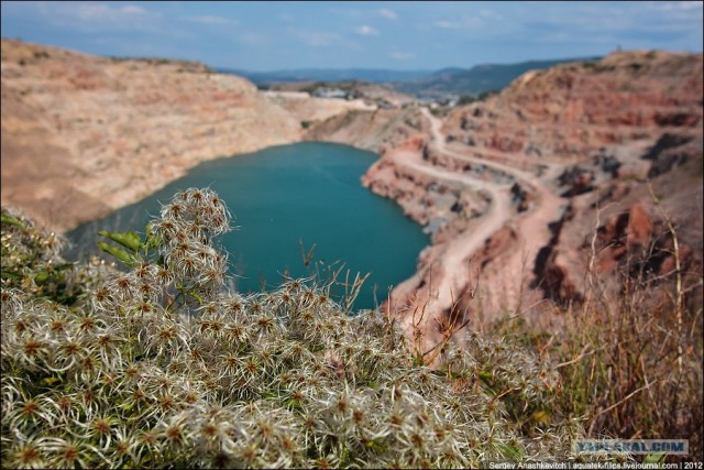 Заброшенный флюсовый карьер в Балаклаве