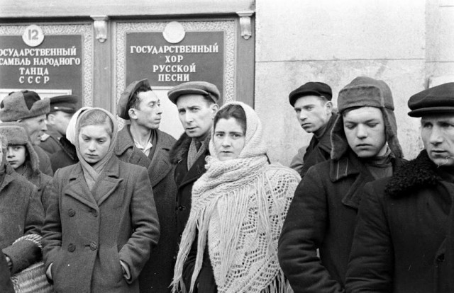 Первые два послевоенных года в исторических фотографиях